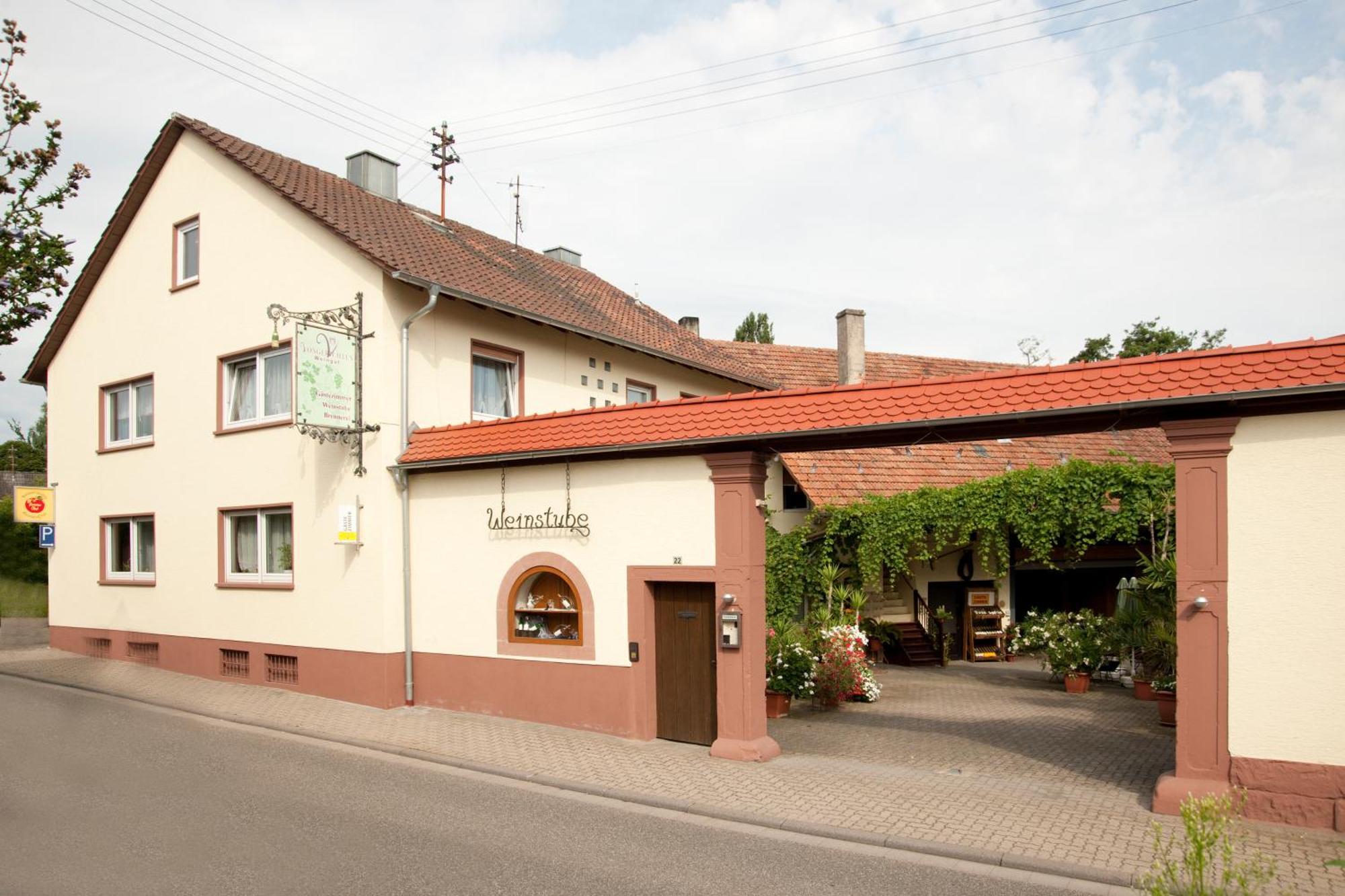 Weingut Und Gastehaus Vongerichten Oberhausen  Exterior photo